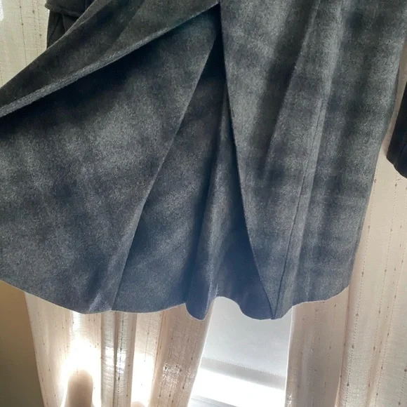 Guess Coat - Picture 11 of 11